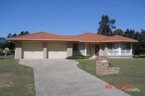 17 Tallawong Cl, Beerwah, QLD 4519