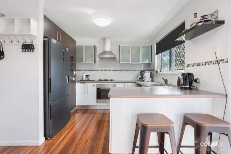 Property photo of 4 Barret Street Flinders View QLD 4305