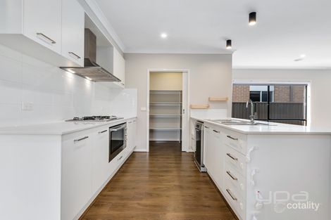 Property photo of 4 Creekwood Way Cobblebank VIC 3338