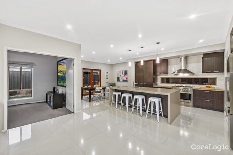 Property photo of 10 Marine Parade Caroline Springs VIC 3023