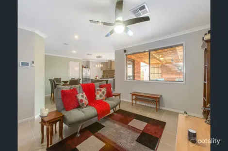 Property photo of 13 Victory Drive Pakenham VIC 3810