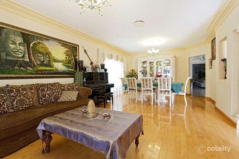 Property photo of 8 Capricorn Boulevard Green Valley NSW 2168