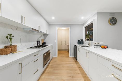 Property photo of 27 Willow-Glen Court Dingley Village VIC 3172