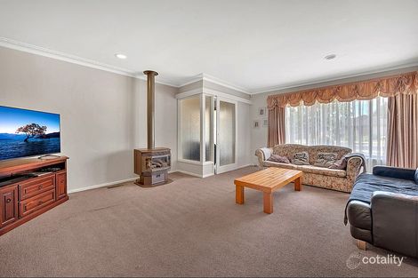 Property photo of 11 Waratah Street Melton South VIC 3338