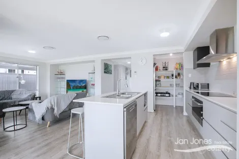 Property photo of 18 Weaber Street Clontarf QLD 4019