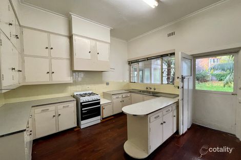 Property photo of 14 Orrong Crescent Caulfield North VIC 3161