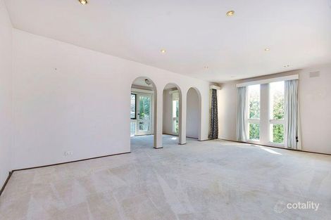 Property photo of 1 Canova Drive Glen Waverley VIC 3150