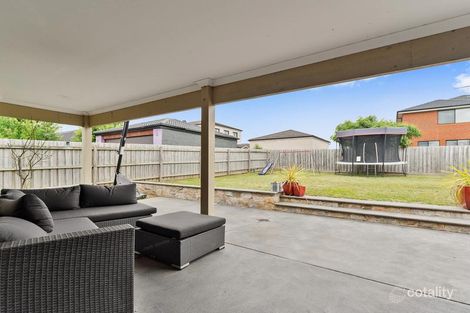 Property photo of 16 Garnet Close Skye VIC 3977