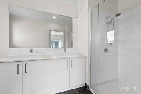 Property photo of 7 Cassa Blue Circuit Narre Warren VIC 3805