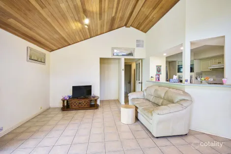 Property photo of 4 Krystal Glenn Gardens Boronia VIC 3155