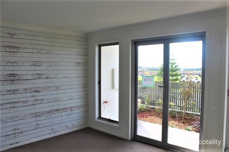Property photo of 146 Harbour Boulevard Shell Cove NSW 2529