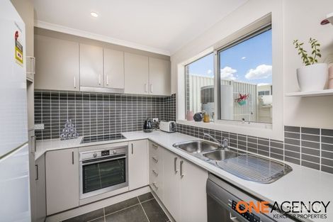 Property photo of 16/11 Castan Street Coombs ACT 2611
