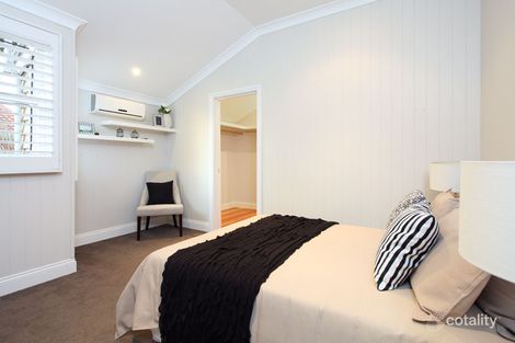 240 Riding Rd, Balmoral, QLD 4171