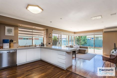 Property photo of 17 Ulandi Court Beckenham WA 6107