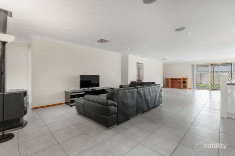 Property photo of 16 Westerly Crescent Heathridge WA 6027