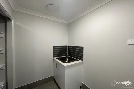 Property photo of 674 Foxwell Road Coomera QLD 4209