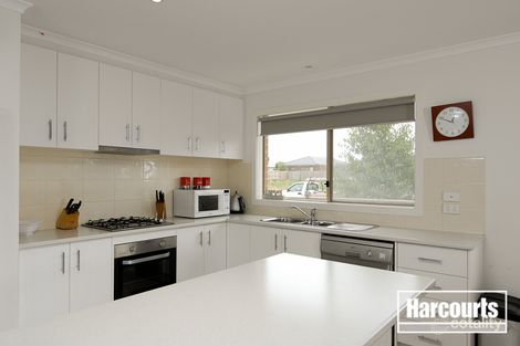 Property photo of 8 Elysian Place Cranbourne West VIC 3977
