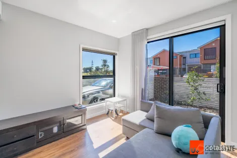 11 Joan Tully Ct, Strathnairn, ACT 2615
