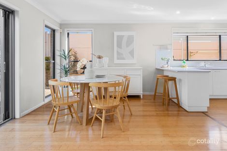 Property photo of 12 Stirgess Avenue Curl Curl NSW 2096