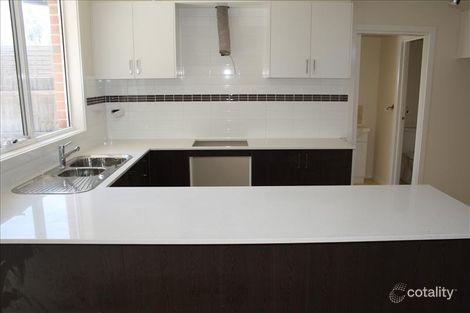 Property photo of 3/110 Fox Street St Albans VIC 3021