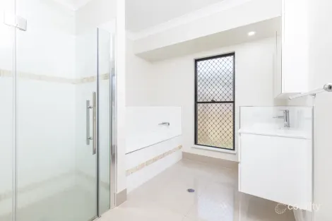 Property photo of 19 Singleton Close Smithfield QLD 4878