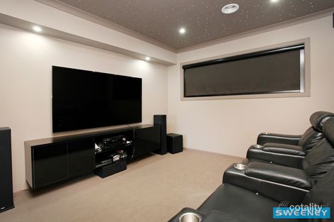 Property photo of 15 Rivoli Close Fraser Rise VIC 3336