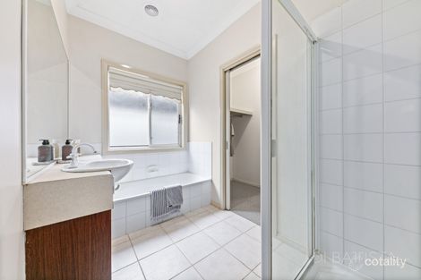 Property photo of 74 Mulberry Pass Craigieburn VIC 3064