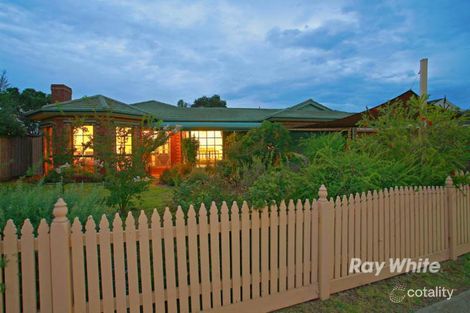 32 Lawless Dr, Cranbourne North, VIC 3977