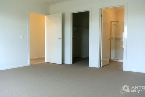 Property photo of 39 Saltmarsh Crescent Point Cook VIC 3030
