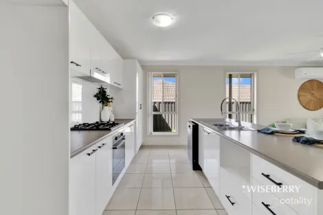 Property photo of 31 Melbourne Road Wadalba NSW 2259