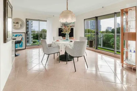 Property photo of 24/2 Admiralty Drive Surfers Paradise QLD 4217