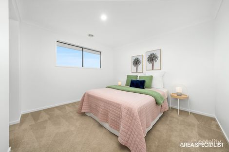 Property photo of 19 Hammersmith Way Cranbourne East VIC 3977