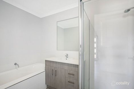 Property photo of 2/31 Cardamon Crescent Glenvale QLD 4350