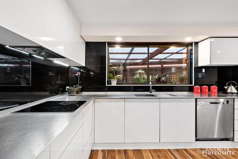 Property photo of 25 Sunbird Crescent Carrum Downs VIC 3201