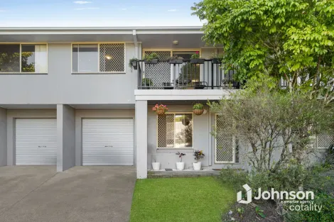2/3 Arundel Dr, Arundel, QLD 4214