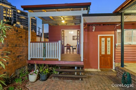 Property photo of 2/137 Fortescue Street Spring Hill QLD 4000
