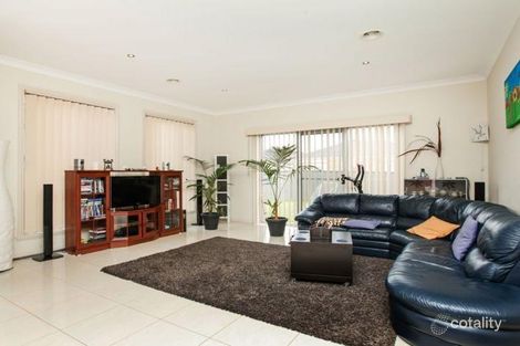 Property photo of 25 Dobell Crescent Caroline Springs VIC 3023