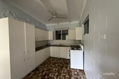 Property photo of 10 McGregor Street Manoora QLD 4870