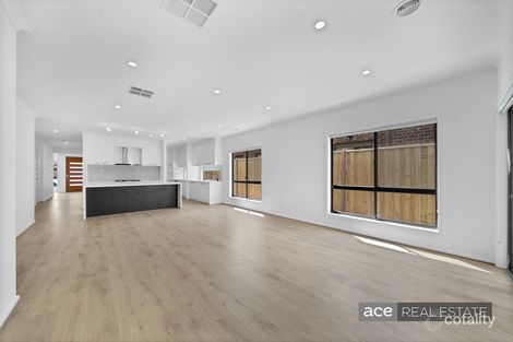 Property photo of 27 Prunus Crescent Fraser Rise VIC 3336