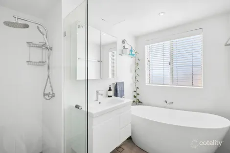 Property photo of 13/18 Mactier Street Narrabeen NSW 2101