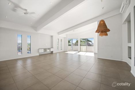 Property photo of 2/2089 Gold Coast Highway Miami QLD 4220