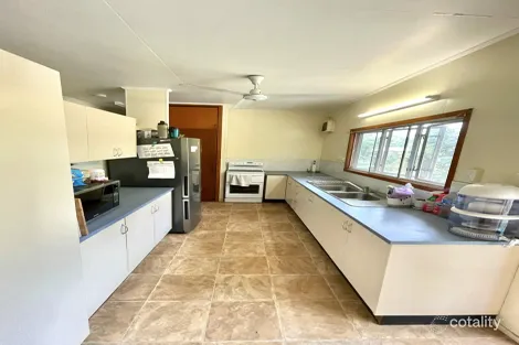 Property photo of 2/8 Wattle Terrace Trunding QLD 4874
