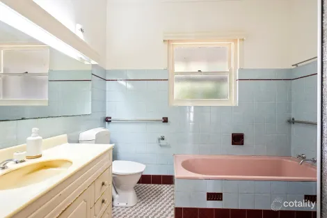 Property photo of 6 Gundarun Street West Wollongong NSW 2500