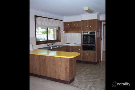 Property photo of 4 Carramar Close Hillvue NSW 2340