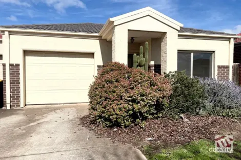 27/17 Crestmont Dr, Melton South, VIC 3338