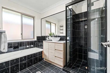 Property photo of 10 Eversholt Street Belmont QLD 4153