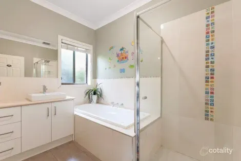 Property photo of 1 Currumbin Link Craigieburn VIC 3064