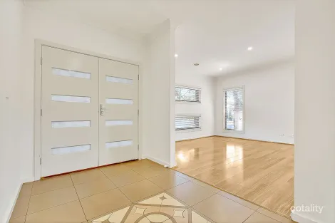 Property photo of 1 Currumbin Link Craigieburn VIC 3064
