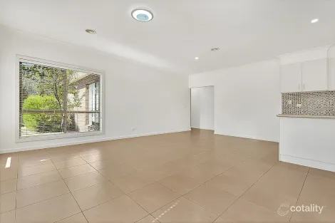 Property photo of 1 Currumbin Link Craigieburn VIC 3064