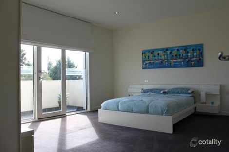 Property photo of 26 Admirals Quay Patterson Lakes VIC 3197